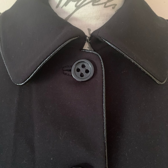 Express Cropped Black Jacket - Picture 4 of 7